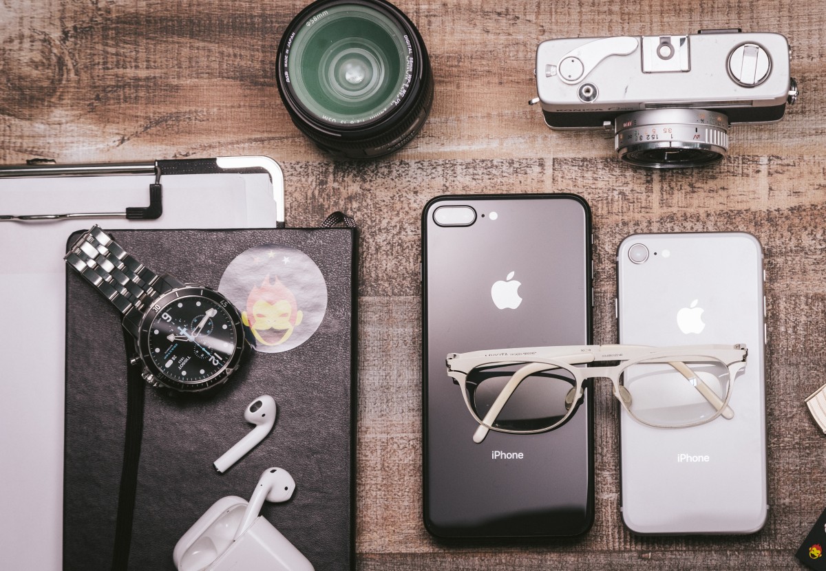 digital, eyewear, glasses, product, gadget, Everyday carry, design, vision care, photography, Material property, sunglasses, electronic device, electronics, mobile phone, still life photography